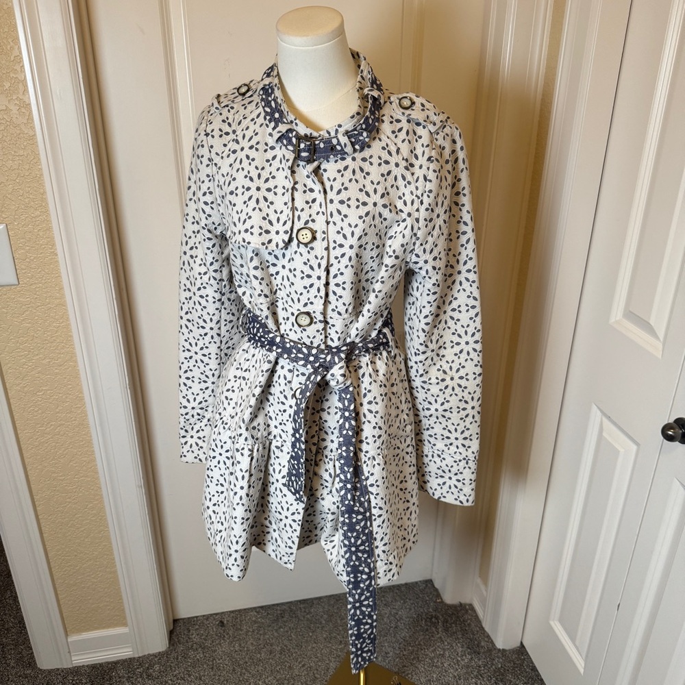 Elevenses Anthropologie Short Trench Coat Sz 10 White Blue Floral Eyelet Belted